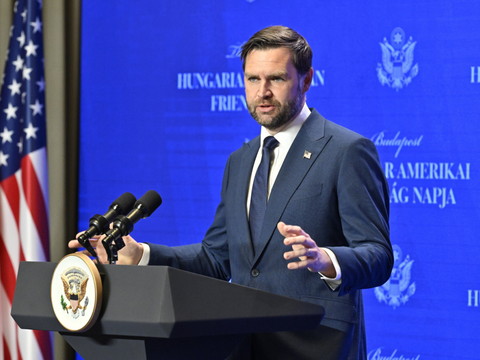 JD Vance vante aux Hongrois les mérites de Viktor Orban