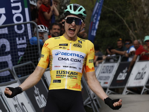 A nouveau phénoménal, Paul Seixas assomme le Tour du Pays basque