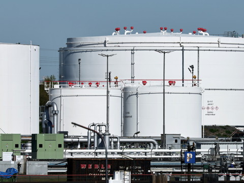 Le pétrole reflue suite au cessez-le-feu en Iran