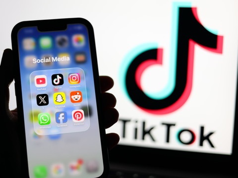 La Grèce interdit l'accès aux réseaux sociaux aux moins de 15 ans