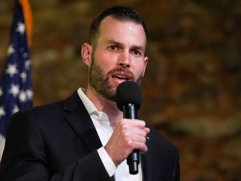 Congrès: un républicain succède à une ex-élue en rupture avec Trump
