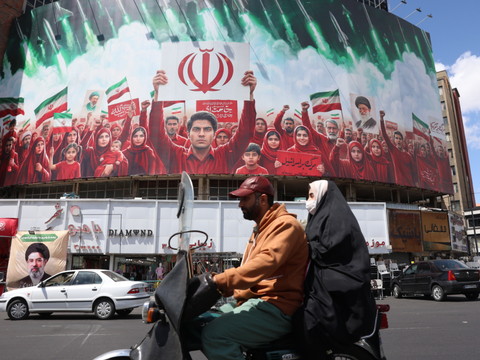 Fragile trêve entre Etats-Unis et Iran, frappes dans le Golfe
