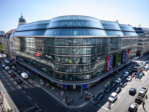 Les Galeries Lafayette visent le toit du monde en 2030