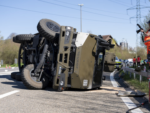 Quatre militaires blessés dans l'accident d'un Duro à Hinwil (ZH)