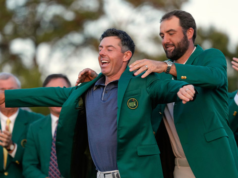 McIlroy en quête d'un rare doublé, libéré de la pression