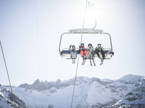 L'incendie de Crans-Montana jette une ombre sur la saison de ski