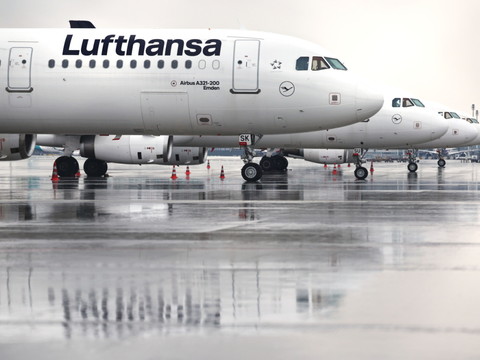 Lufthansa: 9 vols sur 10 annulés chez les compagnies en grève