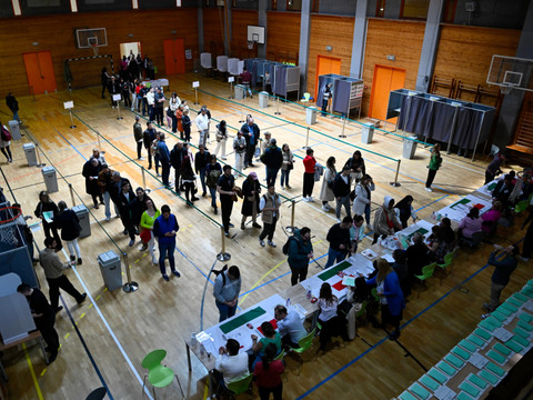 Parlementaires suisses en Hongrie: des élections 