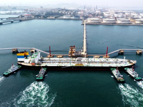 Chine: les exportations déçoivent, les importations s'envolent