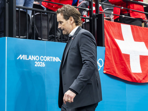 Patrick Fischer licencié à un mois du Mondial