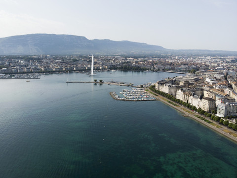 Réveil en Suisse après le G8 de 2003 mais lacunaire sur les menaces