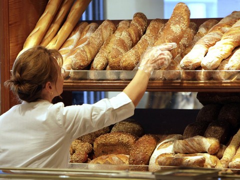 Boulangers et fleuristes pourront ouvrir le 1er mai en France