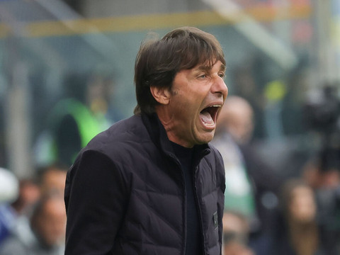 Naples coule à domicile, le titre tend les bras à l'Inter