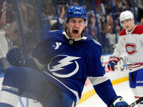 Janis Moser homme du match avec le Lightning, qui égalise