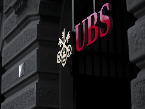 Dans le viseur du gouvernement, UBS doit relever ses fonds propres