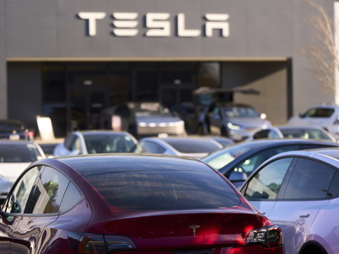 Tesla va créer 1000 emplois d'ici fin juin dans son usine allemande