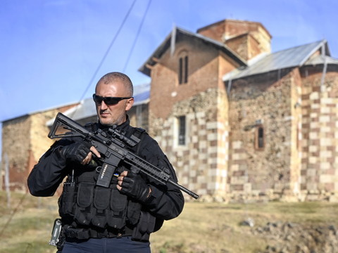 Kosovo: trois Serbes condamnés pour tentative de 