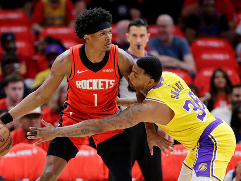 Houston reste en vie face aux Lakers