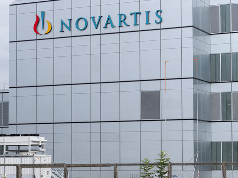 Novartis en net repli au premier partiel