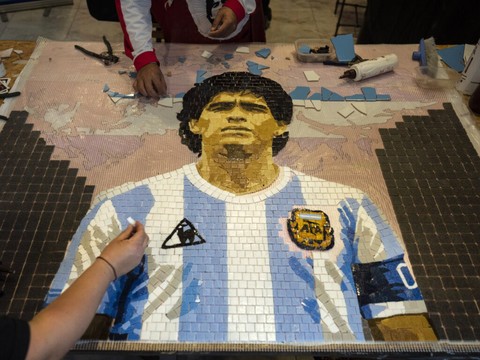 Argentine: deux soeurs et l'avocat de Maradona accusés de fraude