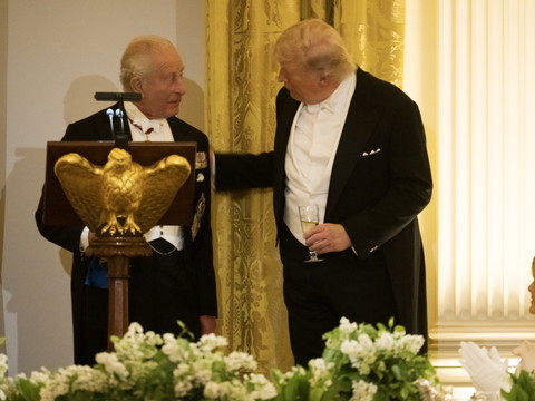 Charles III à Trump: sans les Britanniques, vous parleriez français