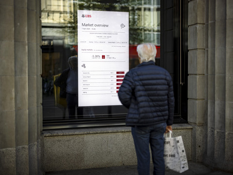 L'indice UBS CFA s'améliore en avril mais reste bas