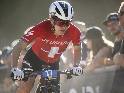 Sina Frei s'impose d'entrée en short-track, Dario Lillo 3e