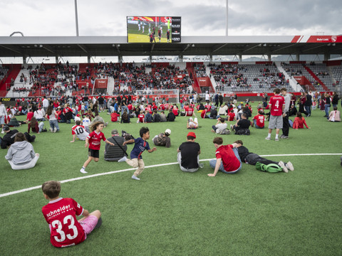 Thoune fête son club de football, champion de Suisse