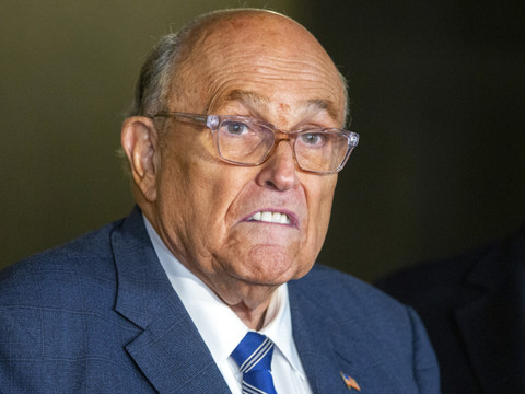 L'ex-maire de New York Giuliani hospitalisé dans un état 