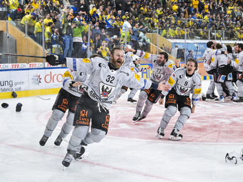 Héros de Fribourg, Lucas Wallmark retourne bien en Suède