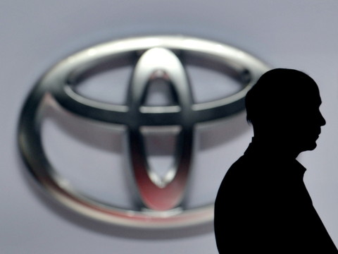 Toyota: bénéfice net annuel en chute de 19%, prudence pour l'avenir