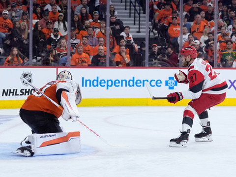 NHL: Les Hurricanes à un succès de la qualification
