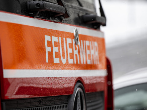 Important dégagement de fumée lors d'un incendie majeur à Glaris