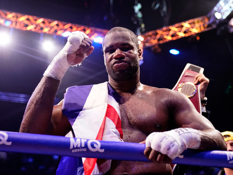 Dubois ravit la ceinture WBO à Wardley