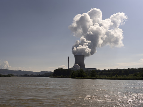 Deux centrales nucléaires pourraient rester en service 80 ans