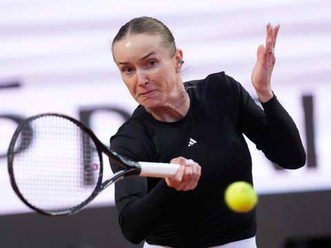 Svitolina renverse Rybakina et rejoint Swiatek en demi-finales
