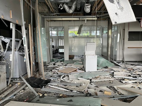 Bancomat dynamité à Allschwil - Auteurs en fuite