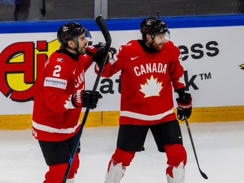 Le Canada bat la Suède 5-3 à Fribourg