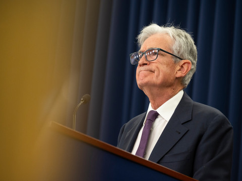 Fed: Warsh n'ayant pas encore prêté serment, Powell reste président