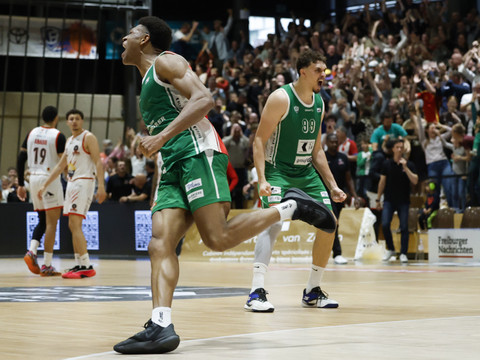 Offurum assomme les Lions au 