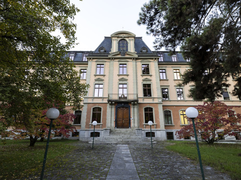 Sion: un garagiste accusé de détournement et de corruption