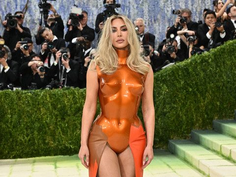 Kim Kardashian demande un euro pour son agression à Paris en 2016