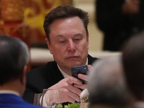 Procès OpenAI: Elon Musk reproche un 