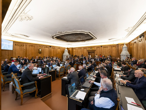 Les comptes 2025 de l'Etat de Fribourg sous la loupe des députés