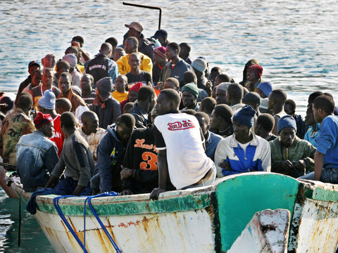 Centres pour migrants à l'étranger: l'UE reporte sa décision
