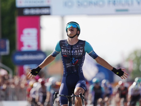 Segaert, tranchant dans le final, remporte la 12e étape