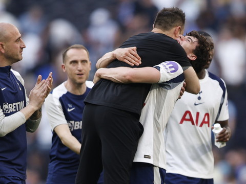 Chelsea privé d'Europe, Tottenham se maintient, West Ham chute