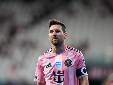 Messi sort prématurément, crainte de blessure