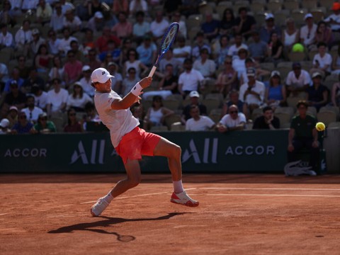 Victime d'un coup de chaud, Casper Ruud s'en sort à Roland-Garros