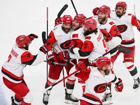 Les Hurricanes prennent la main face à Montréal